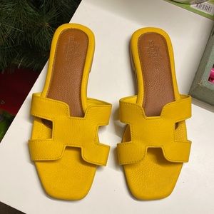 H dupe sandals